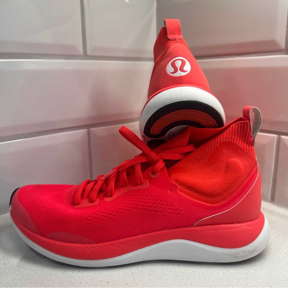 Lululemon Women's Chargefeel Workout Mid Shoe Size 10 EUC